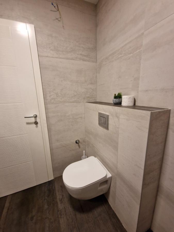 Wellness Apartment Black-White Široki Brijeg エクステリア 写真