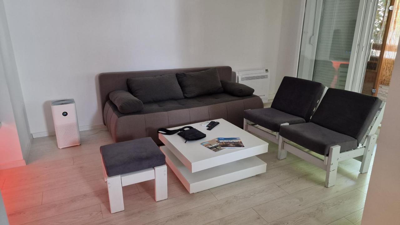 Wellness Apartment Black-White Široki Brijeg エクステリア 写真