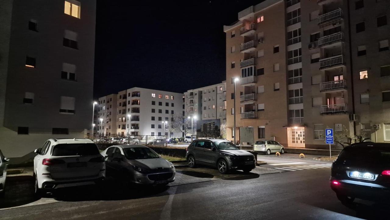 Wellness Apartment Black-White Široki Brijeg エクステリア 写真