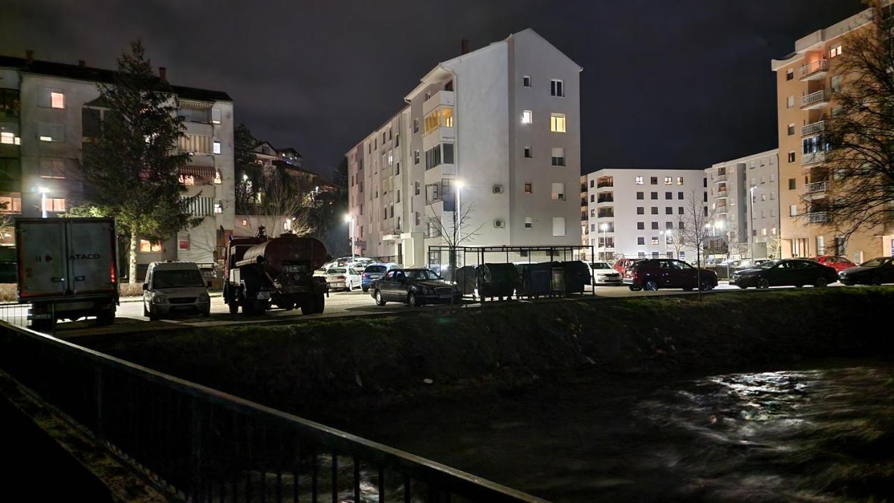 Wellness Apartment Black-White Široki Brijeg エクステリア 写真
